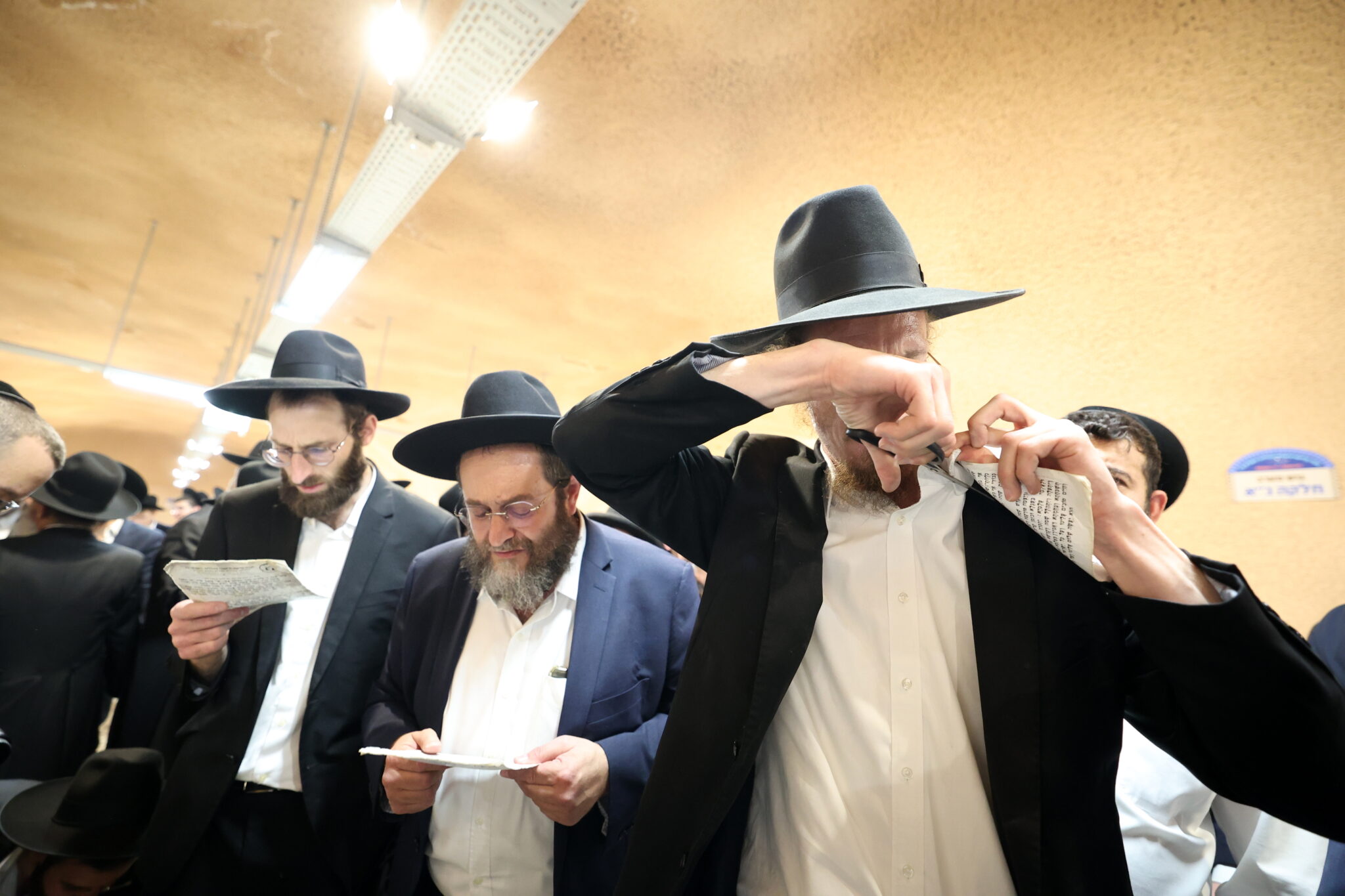 גלריה: אלפים ליוו את מיטת ראש הישיבה הנערץ שהלך לעולמו