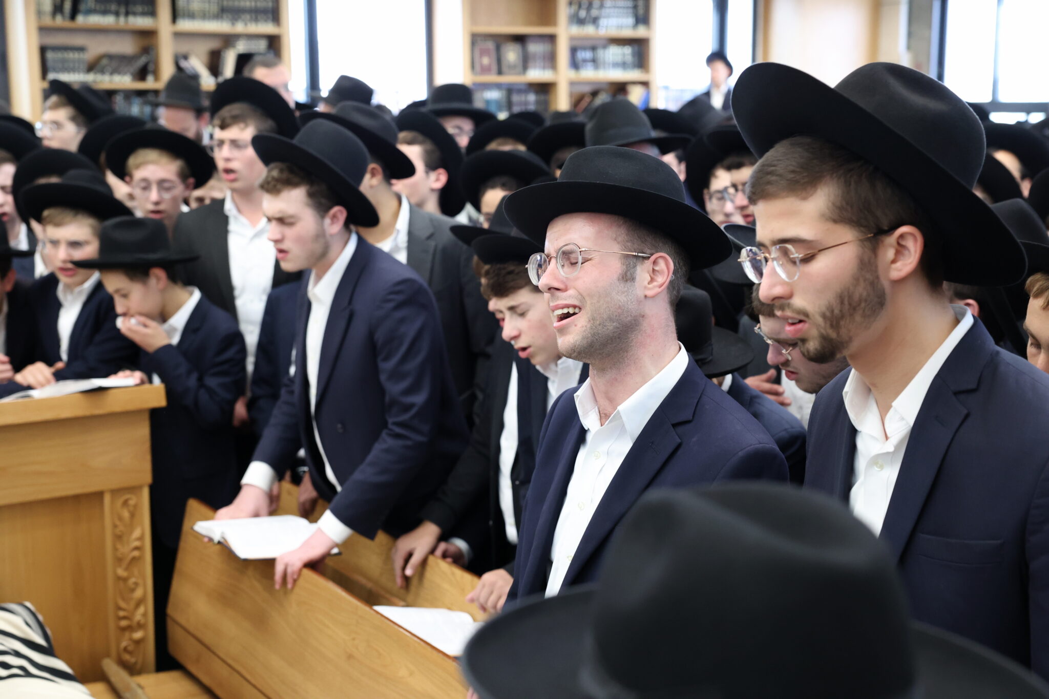 גלריה: אלפים ליוו את מיטת ראש הישיבה הנערץ שהלך לעולמו