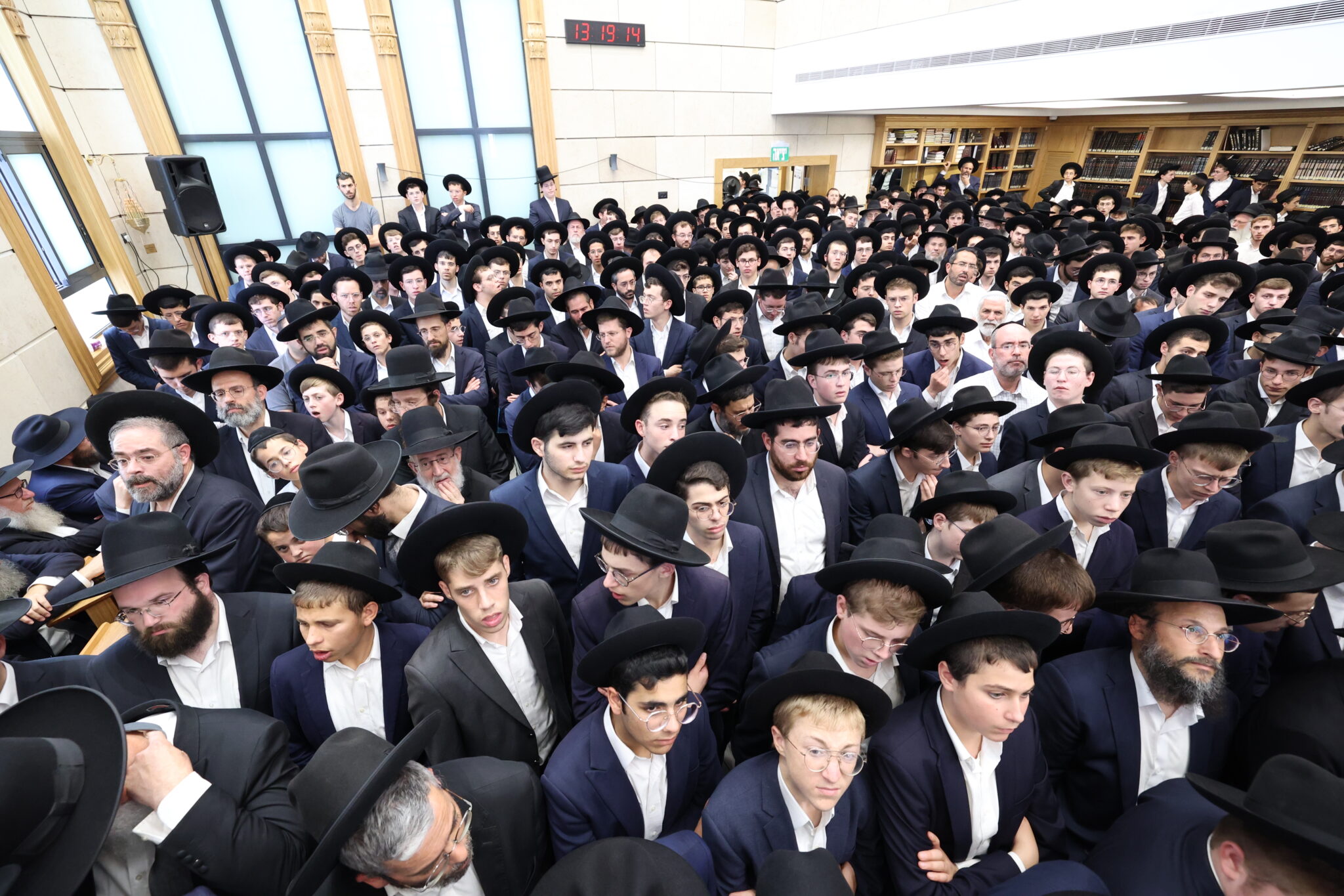 גלריה: אלפים ליוו את מיטת ראש הישיבה הנערץ שהלך לעולמו