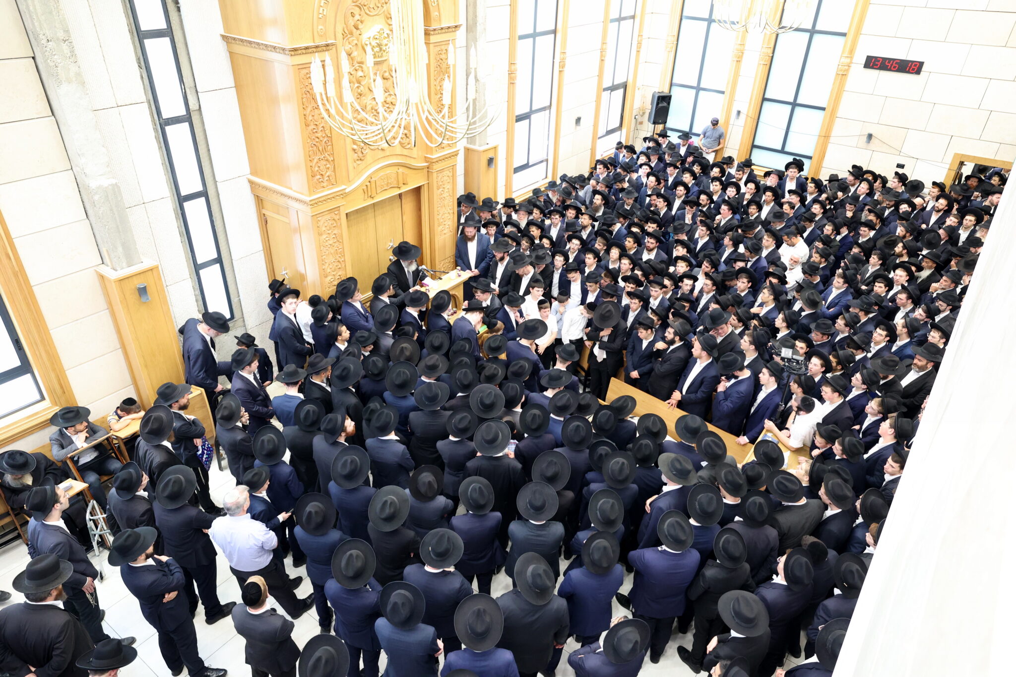 גלריה: אלפים ליוו את מיטת ראש הישיבה הנערץ שהלך לעולמו