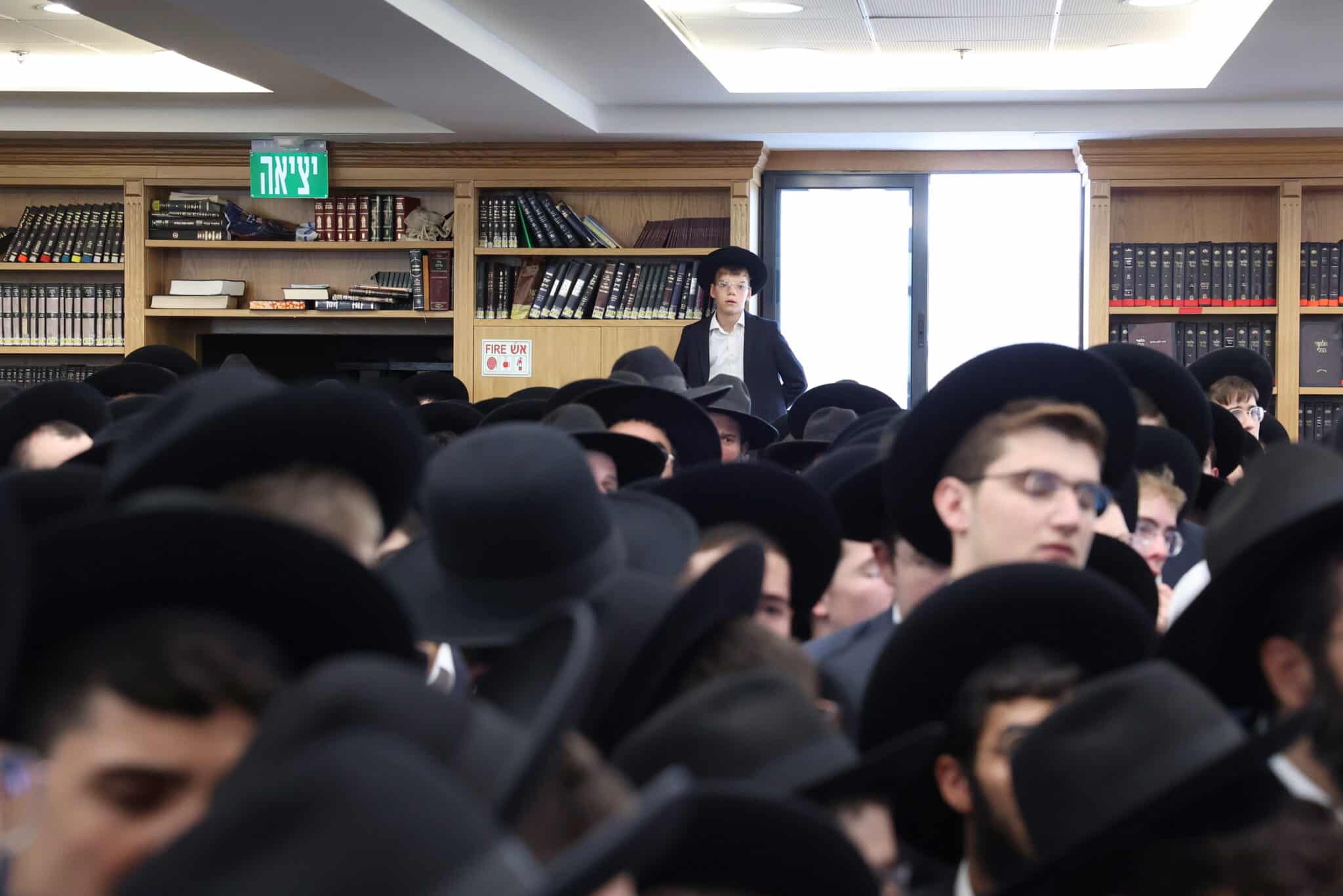 גלריה: אלפים ליוו את מיטת ראש הישיבה הנערץ שהלך לעולמו