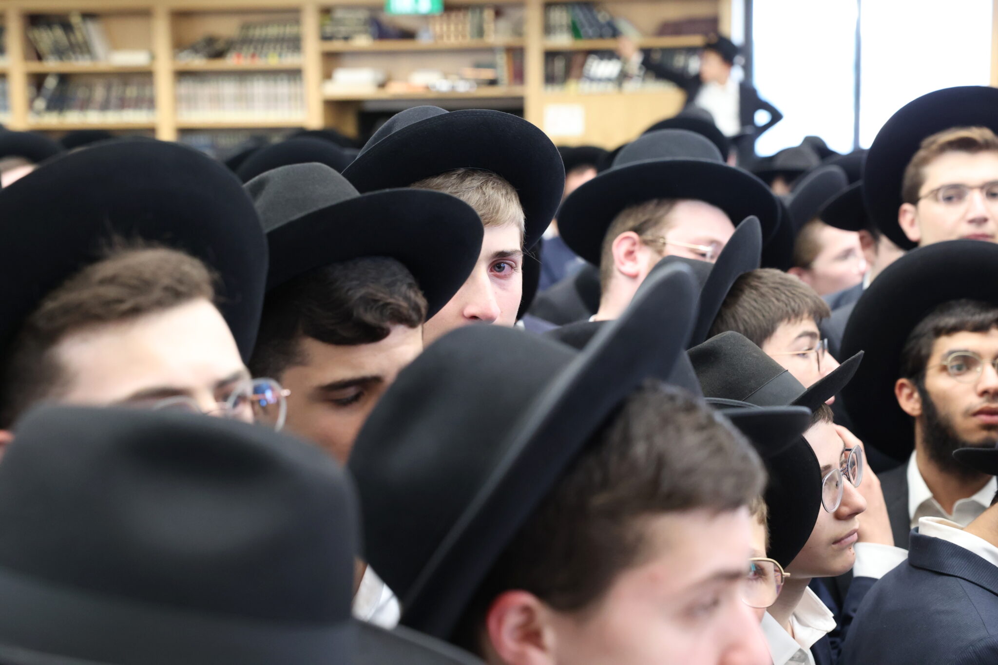 גלריה: אלפים ליוו את מיטת ראש הישיבה הנערץ שהלך לעולמו