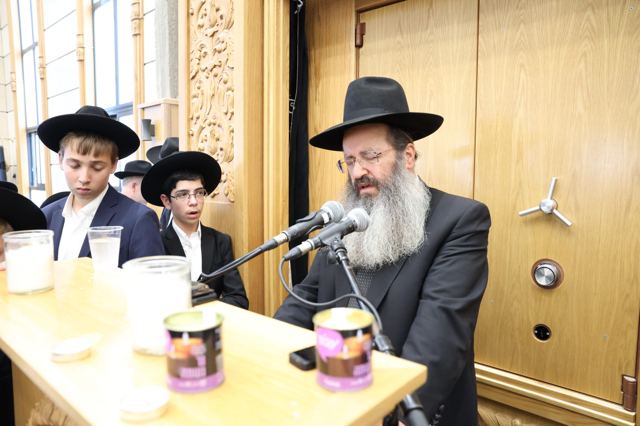 גלריה: אלפים ליוו את מיטת ראש הישיבה הנערץ שהלך לעולמו