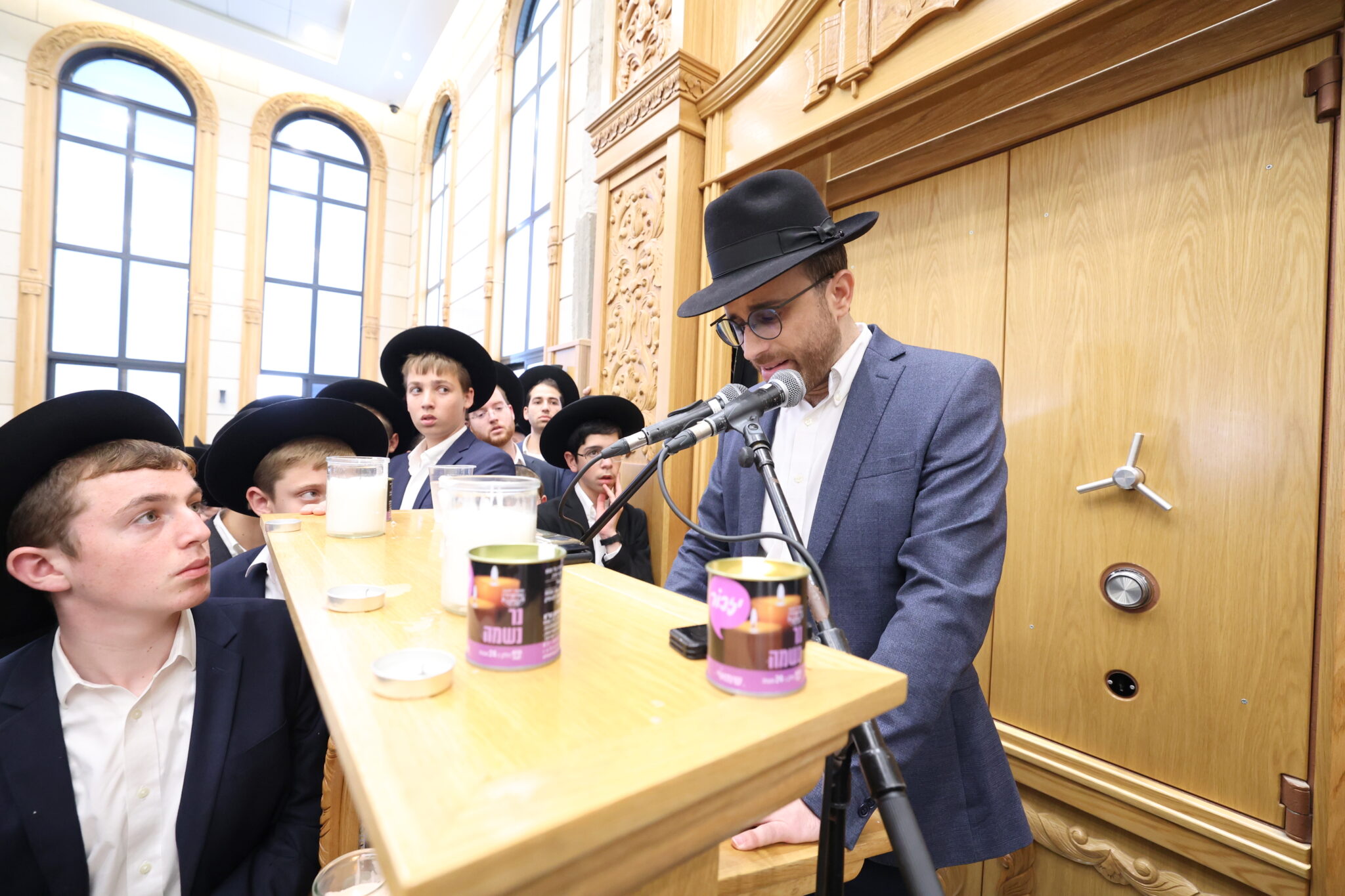 גלריה: אלפים ליוו את מיטת ראש הישיבה הנערץ שהלך לעולמו