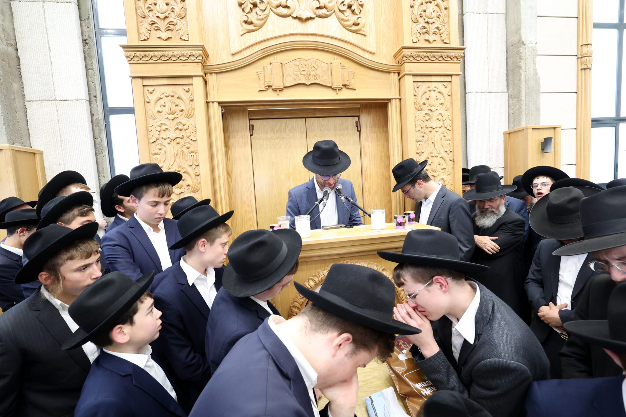 גלריה: אלפים ליוו את מיטת ראש הישיבה הנערץ שהלך לעולמו