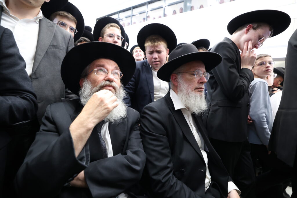 גלריה: אלפים ליוו את מיטת ראש הישיבה הנערץ שהלך לעולמו