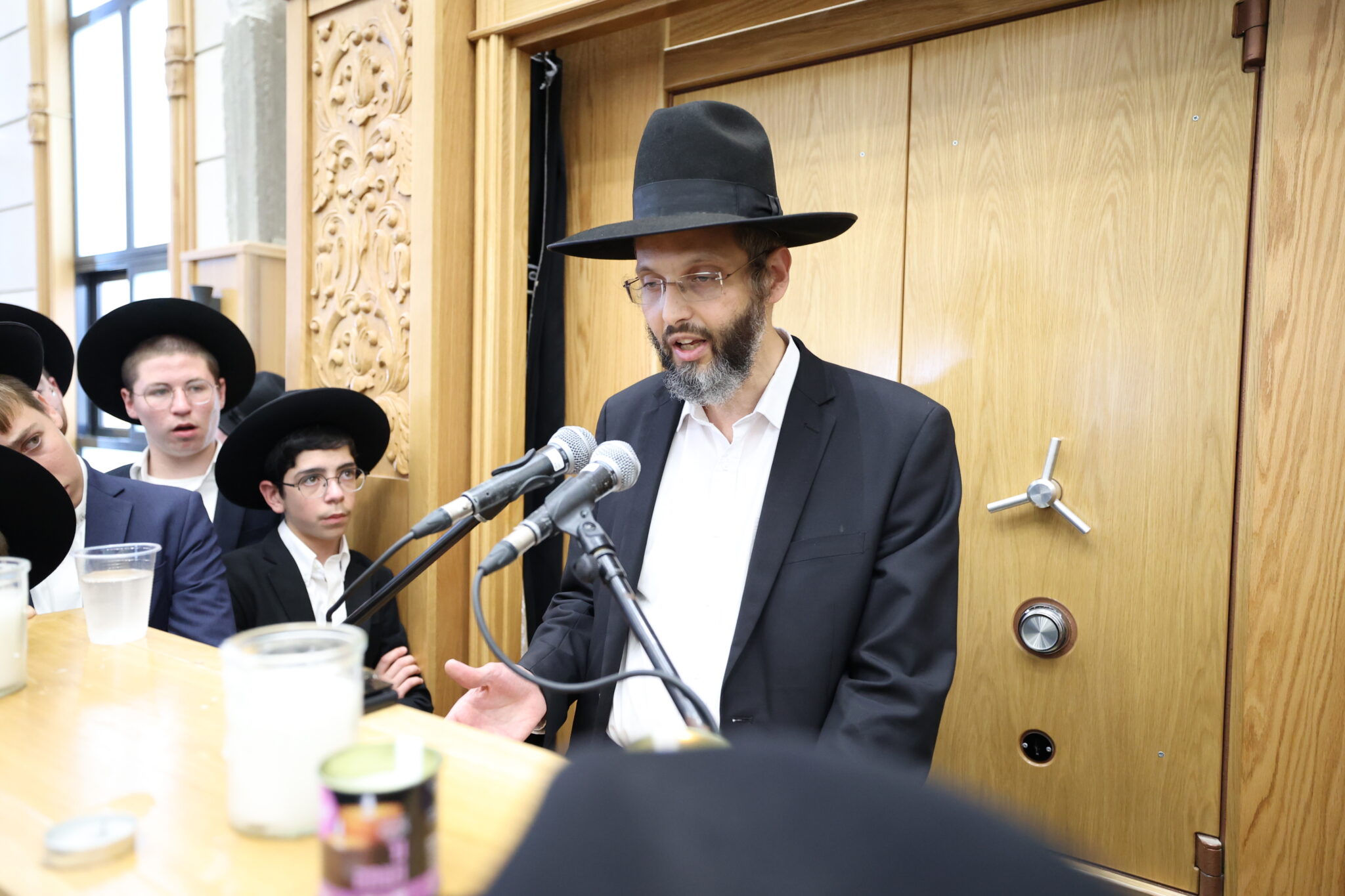 גלריה: אלפים ליוו את מיטת ראש הישיבה הנערץ שהלך לעולמו