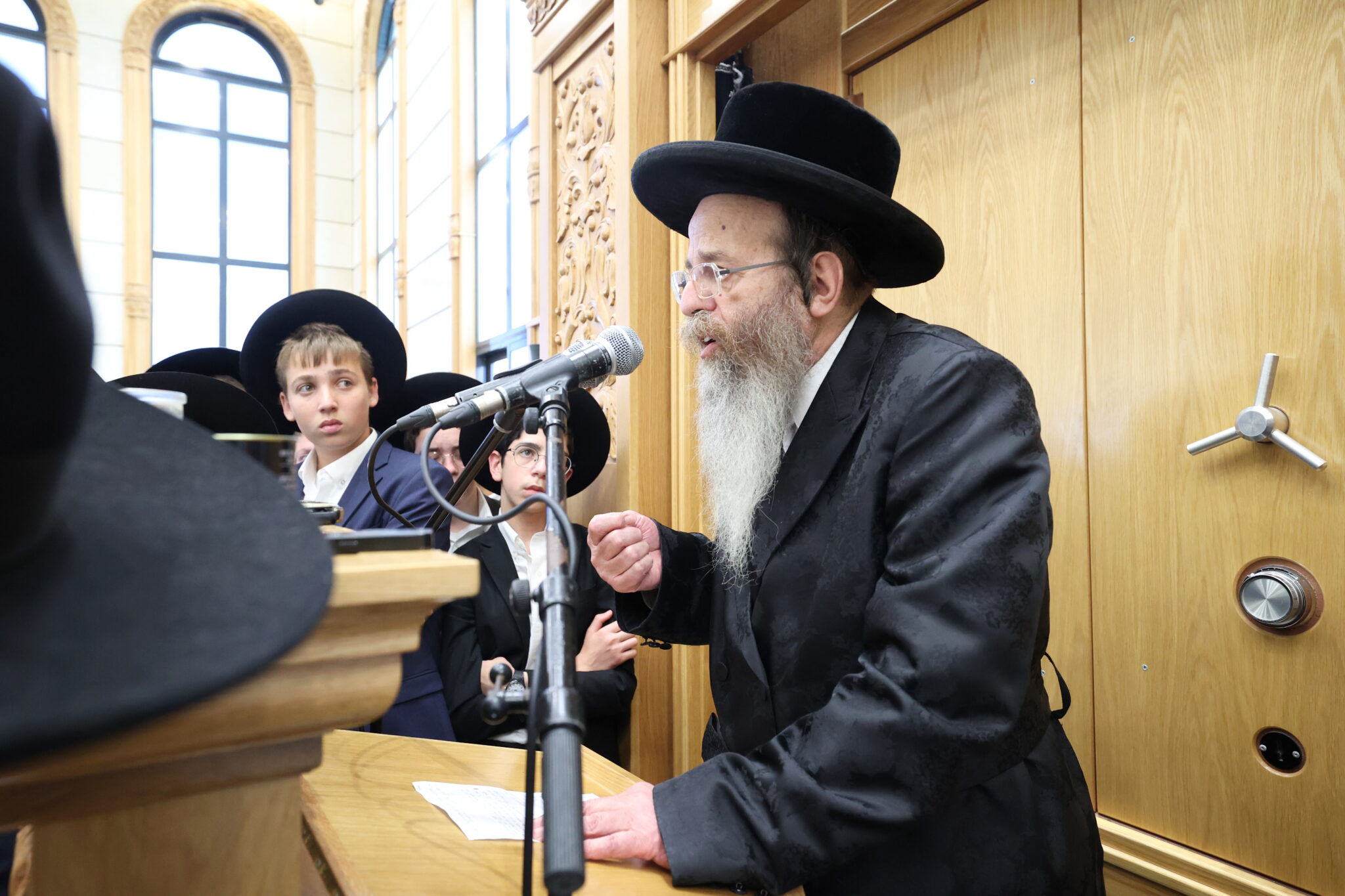 גלריה: אלפים ליוו את מיטת ראש הישיבה הנערץ שהלך לעולמו