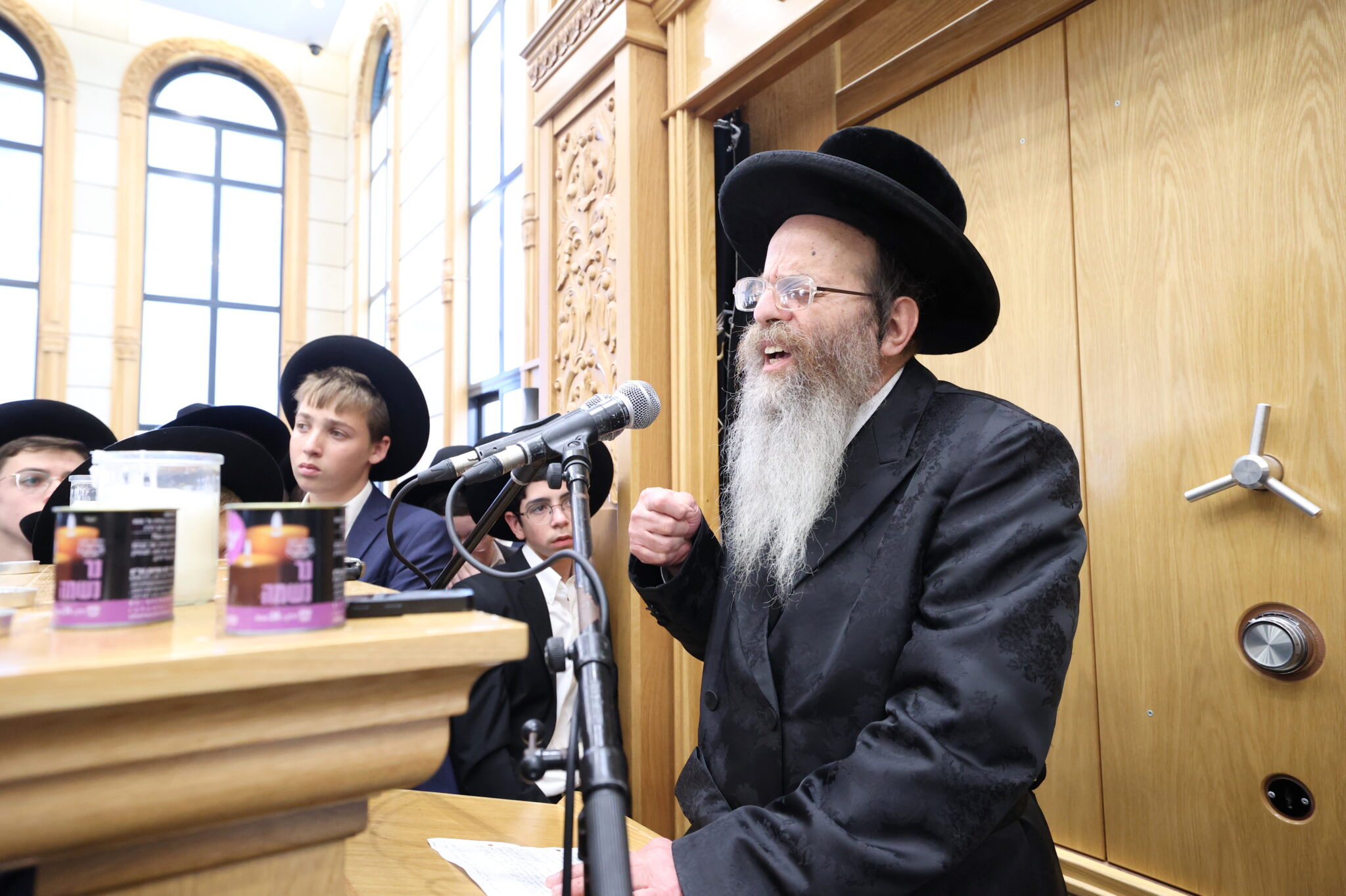 גלריה: אלפים ליוו את מיטת ראש הישיבה הנערץ שהלך לעולמו