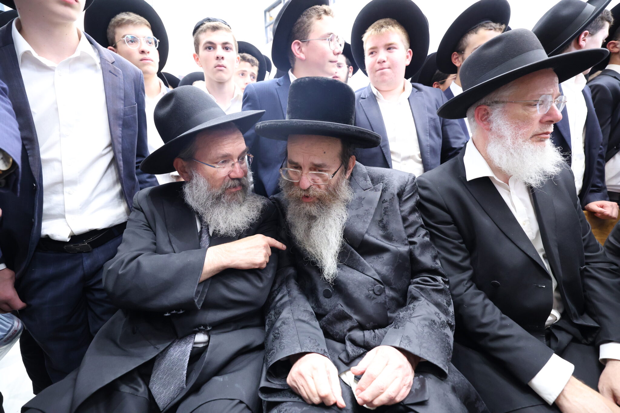 גלריה: אלפים ליוו את מיטת ראש הישיבה הנערץ שהלך לעולמו