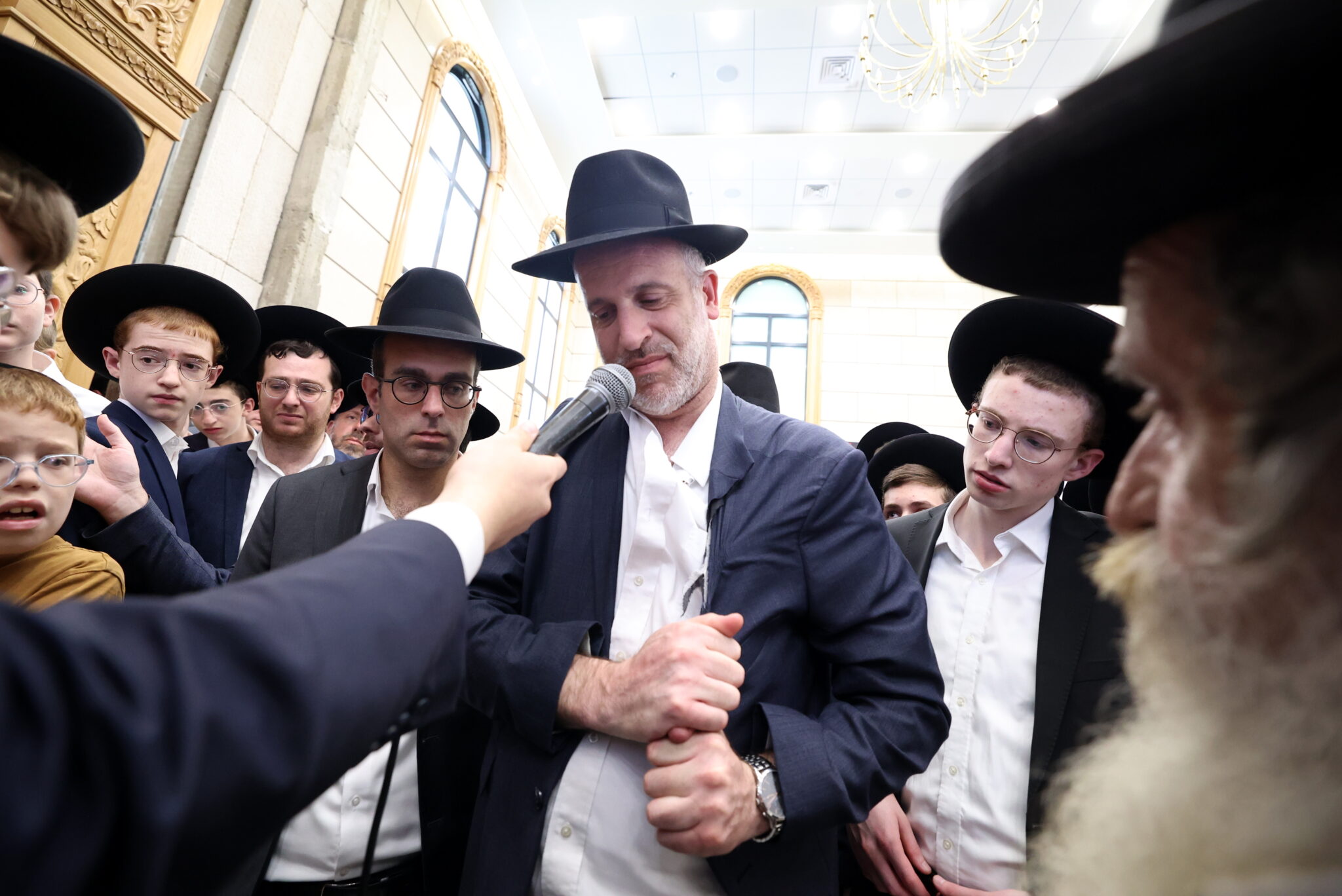 גלריה: אלפים ליוו את מיטת ראש הישיבה הנערץ שהלך לעולמו