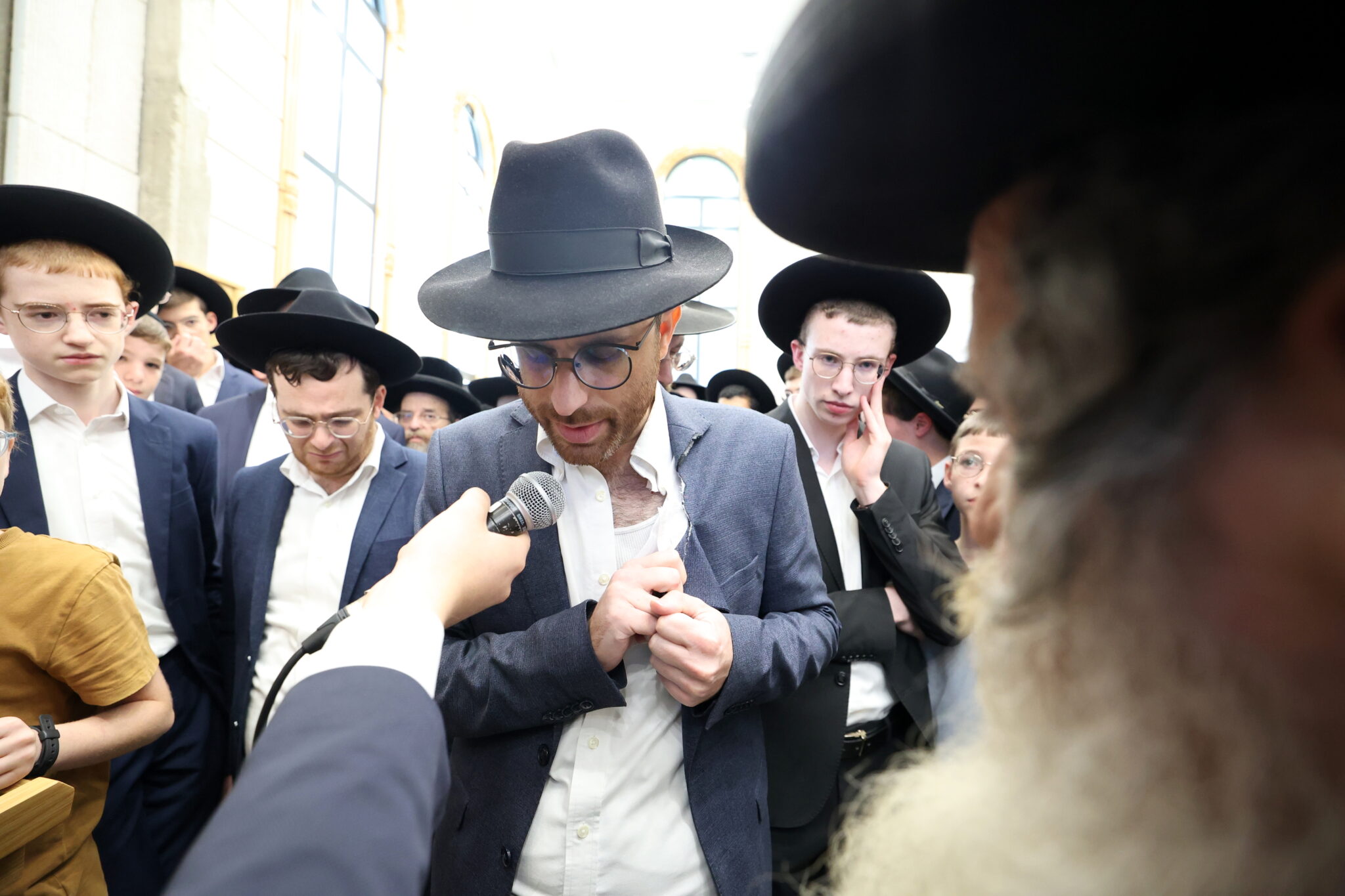 גלריה: אלפים ליוו את מיטת ראש הישיבה הנערץ שהלך לעולמו