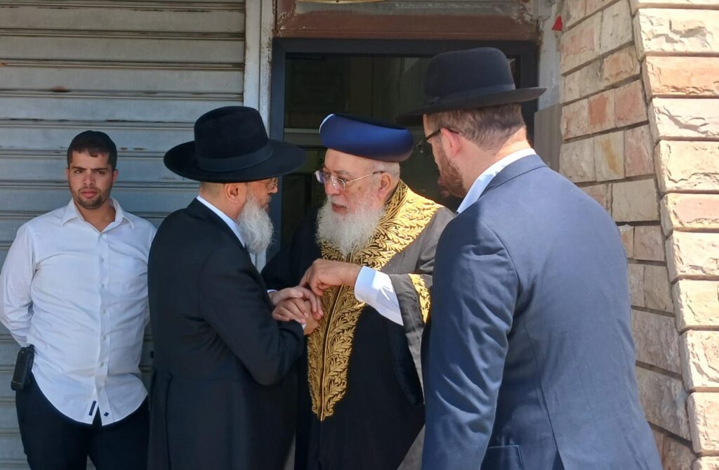 קהל אלפים השתתף בהלוויית זקן רבני משפחת אבוחצירא