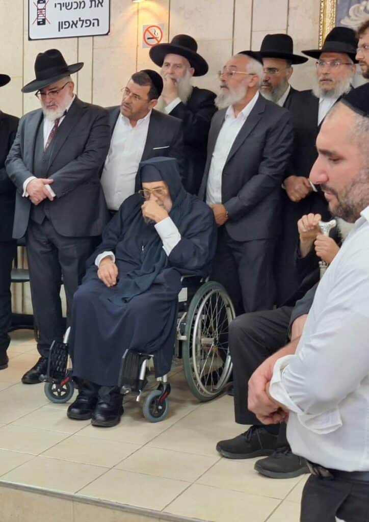 קהל אלפים השתתף בהלוויית זקן רבני משפחת אבוחצירא