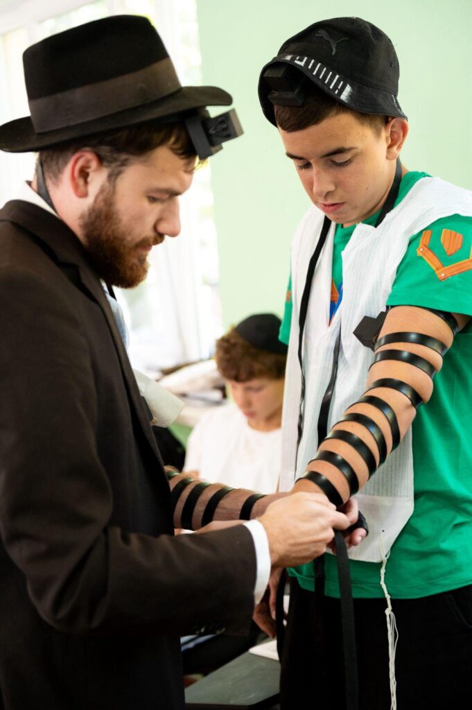 בצל המלחמה העיקשת: המחנה היהודי חזר לאוקראינה