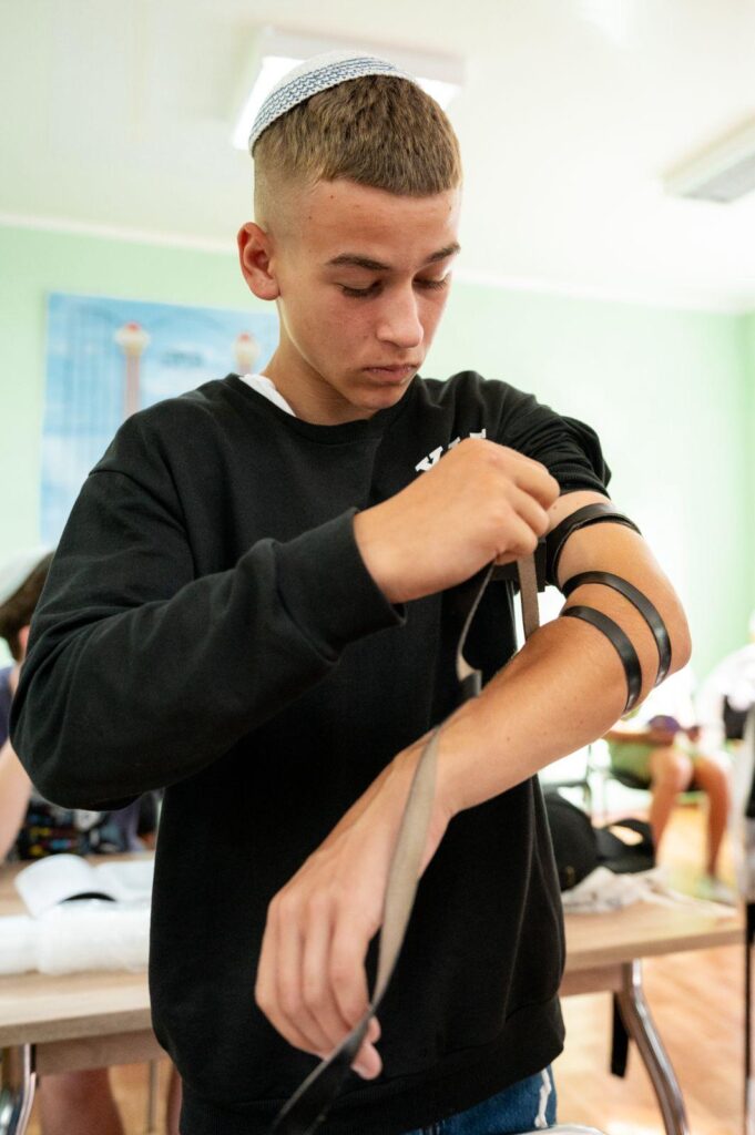 בצל המלחמה העיקשת: המחנה היהודי חזר לאוקראינה