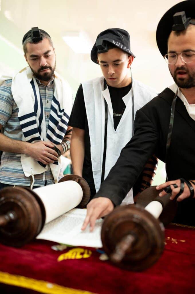 בצל המלחמה העיקשת: המחנה היהודי חזר לאוקראינה