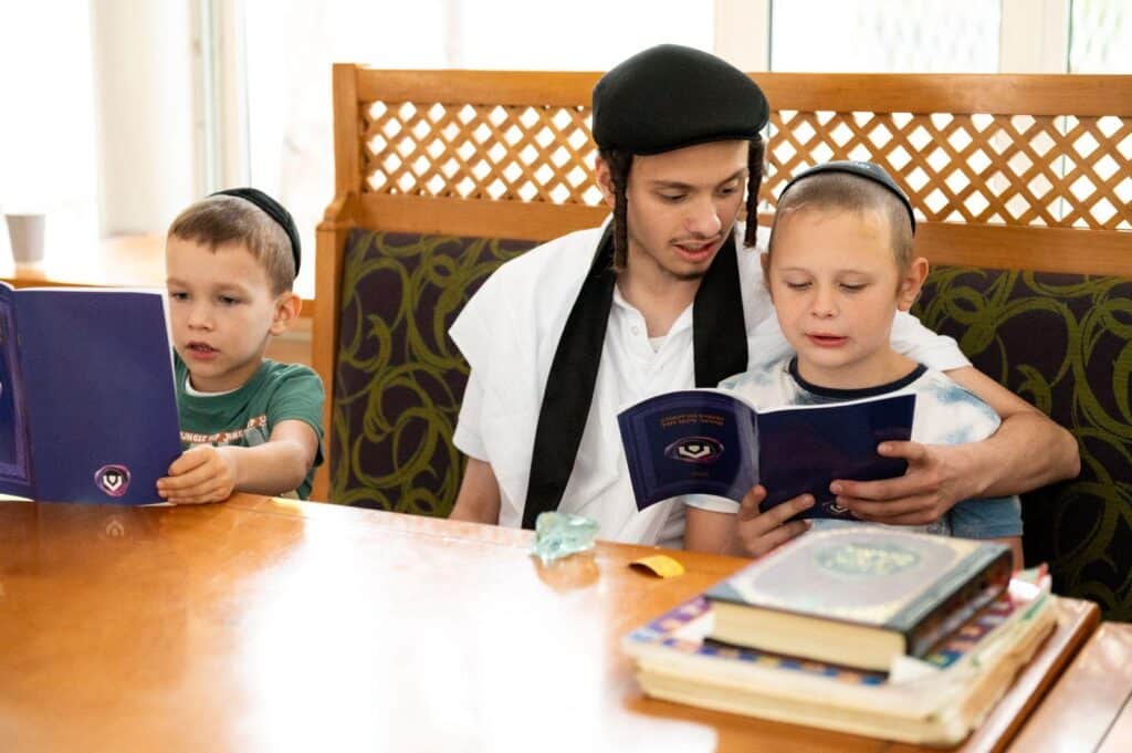 בצל המלחמה העיקשת: המחנה היהודי חזר לאוקראינה