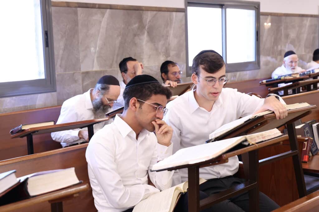 תיעוד מרהיב: כך נראה השבוע הראשון של אלול בישיבת פוניבז' תיעוד מרהיב: כך נראה השבוע הראשון של אלול בישיבת פוניבז'