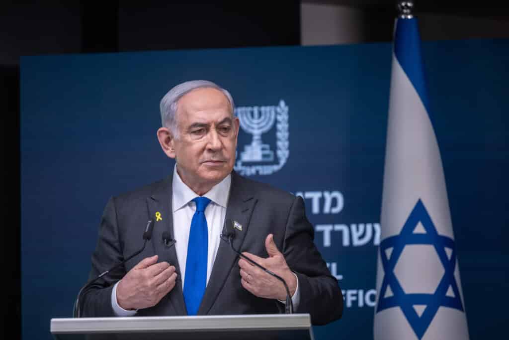 עם מפה של פילדלפי וקול שבור: נתניהו כינס מסיבת עיתונאים