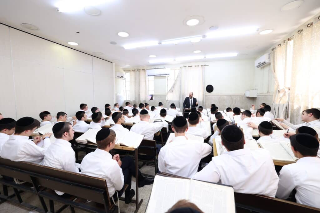 תיעוד מרהיב: כך נראה השבוע הראשון של אלול בישיבת פוניבז' תיעוד מרהיב: כך נראה השבוע הראשון של אלול בישיבת פוניבז'