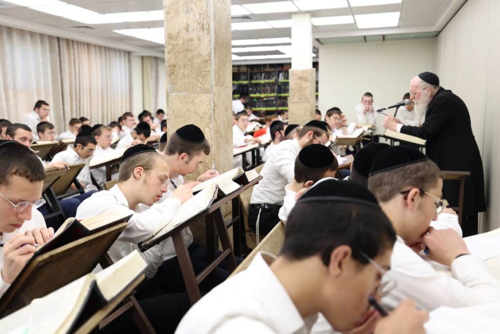 תיעוד מרהיב: כך נראה השבוע הראשון של אלול בישיבת פוניבז' תיעוד מרהיב: כך נראה השבוע הראשון של אלול בישיבת פוניבז'