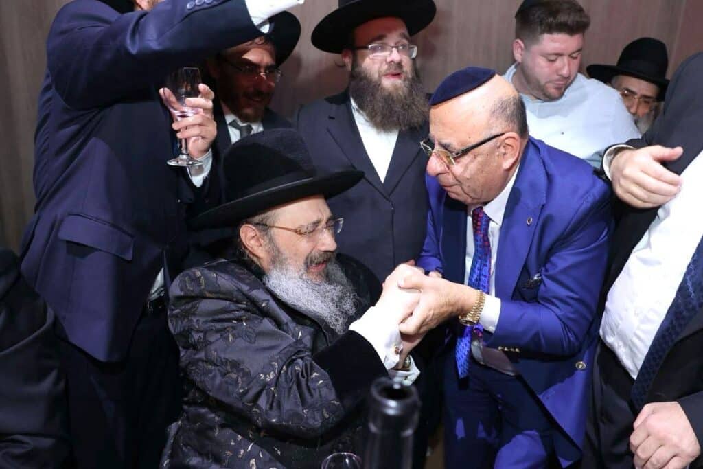 האדמו"ר בירך על היין בכוס שבה קידשו בנישואי הבבא סאלי