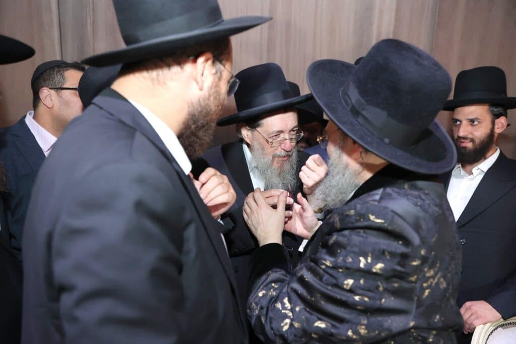 האדמו"ר בירך על היין בכוס שבה קידשו בנישואי הבבא סאלי