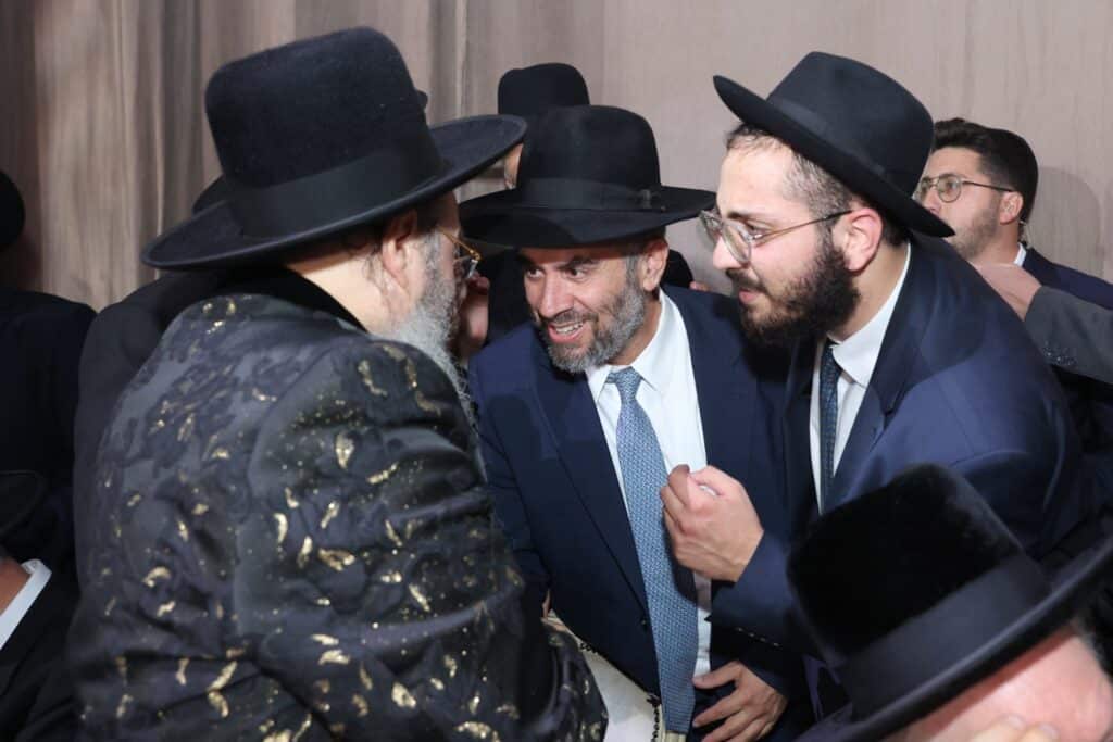 האדמו"ר בירך על היין בכוס שבה קידשו בנישואי הבבא סאלי