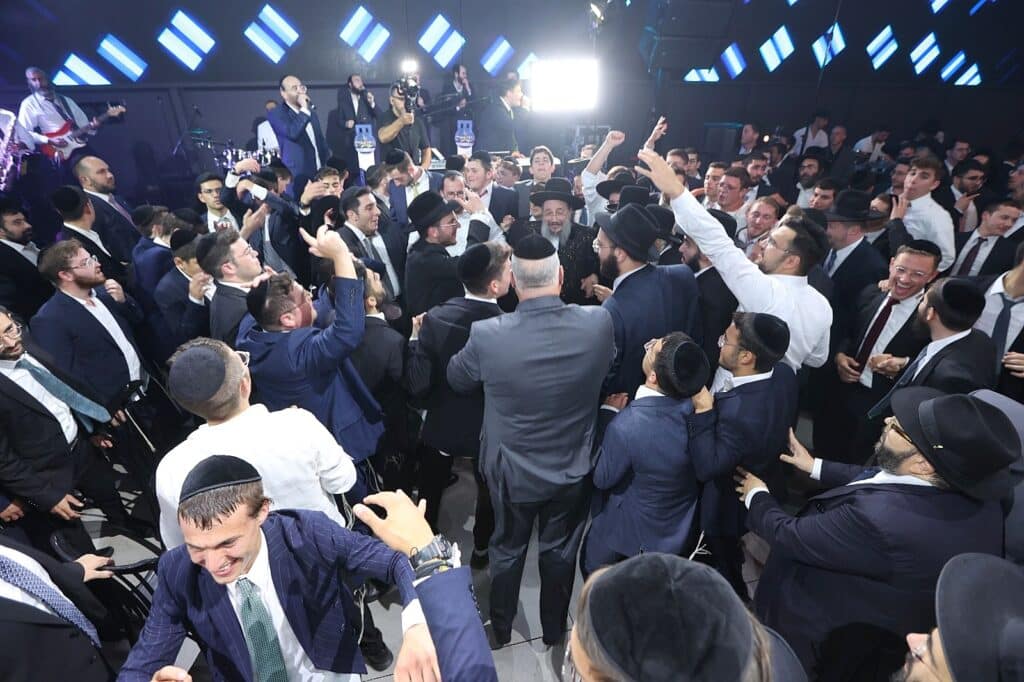 האדמו"ר בירך על היין בכוס שבה קידשו בנישואי הבבא סאלי