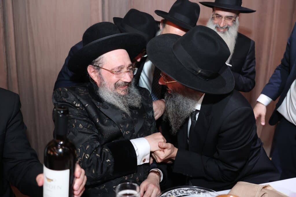 האדמו"ר בירך על היין בכוס שבה קידשו בנישואי הבבא סאלי