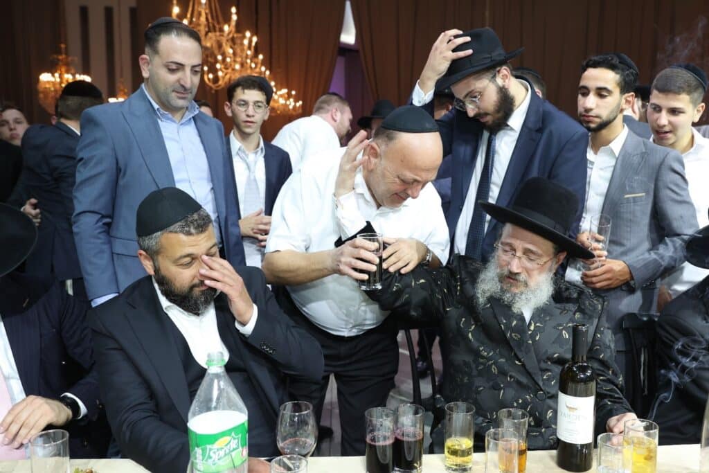 האדמו"ר בירך על היין בכוס שבה קידשו בנישואי הבבא סאלי