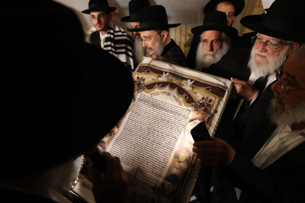 האדמו"ר בירך על היין בכוס שבה קידשו בנישואי הבבא סאלי