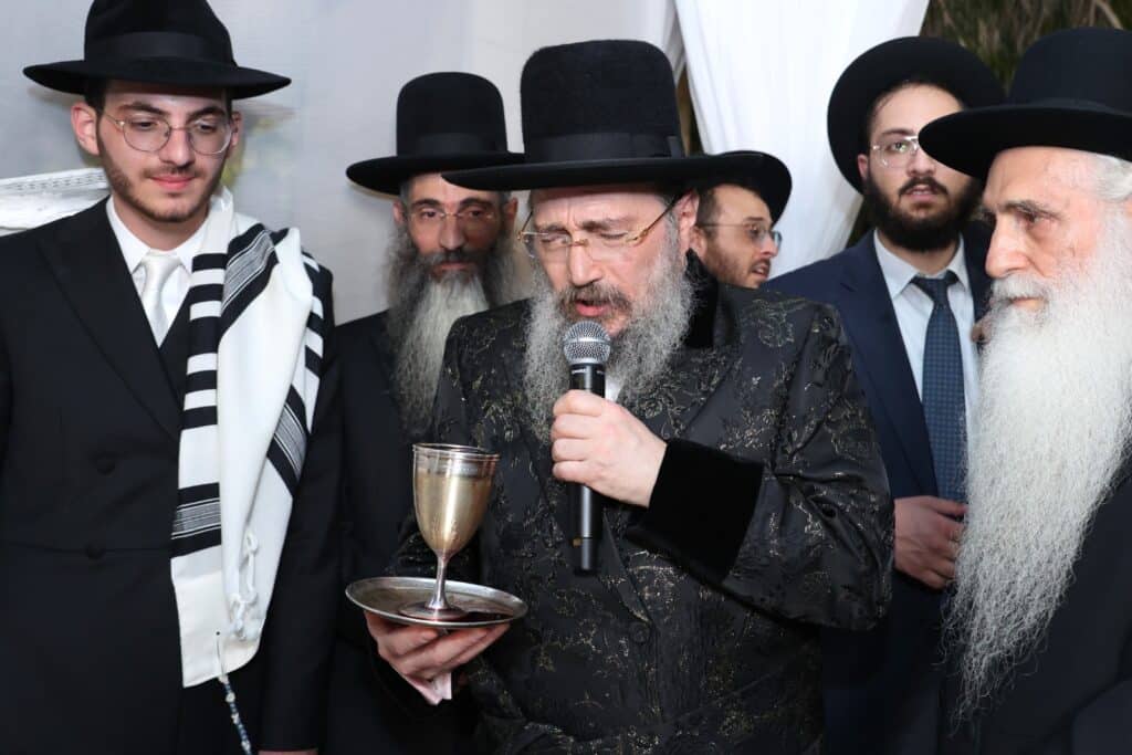 האדמו"ר בירך על היין בכוס שבה קידשו בנישואי הבבא סאלי