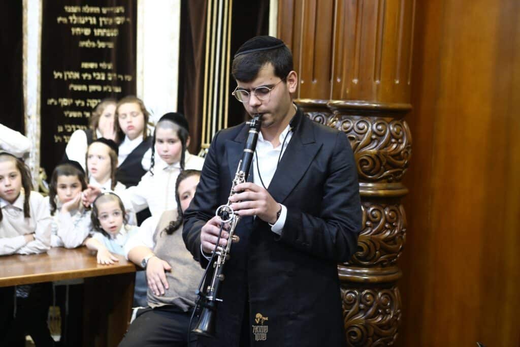 גלריה: שבת מרוממת בצל הגה"צ רבי אלימלך בידרמן