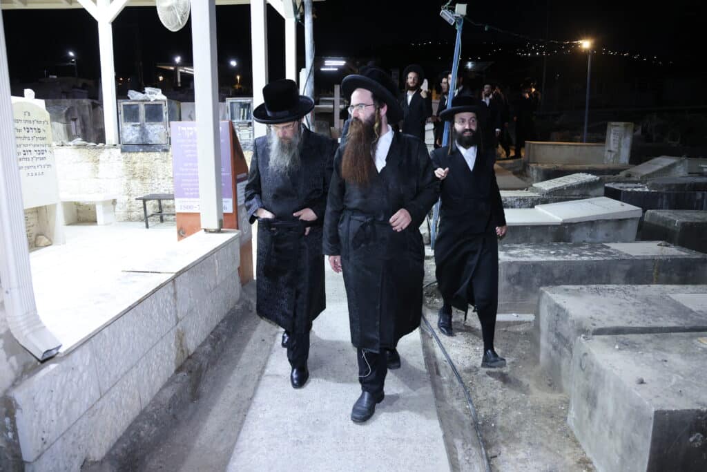 מסע מרומם של האדמו''ר מבראד למקומות הקדושים בטבריה