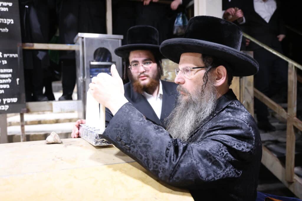 מסע מרומם של האדמו''ר מבראד למקומות הקדושים בטבריה