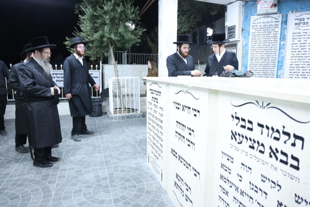 מסע מרומם של האדמו''ר מבראד למקומות הקדושים בטבריה