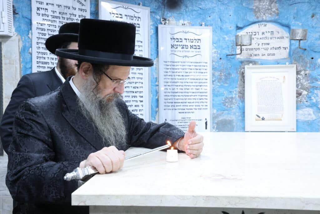 מסע מרומם של האדמו''ר מבראד למקומות הקדושים בטבריה