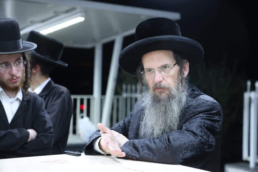 מסע מרומם של האדמו''ר מבראד למקומות הקדושים בטבריה