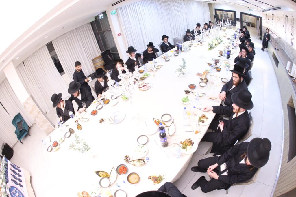 מסע מרומם של האדמו''ר מבראד למקומות הקדושים בטבריה