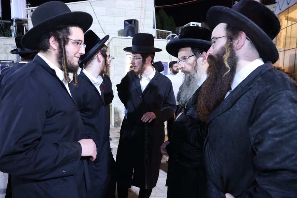 מסע מרומם של האדמו''ר מבראד למקומות הקדושים בטבריה