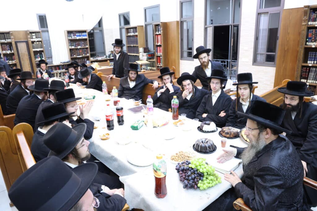 מסע מרומם של האדמו''ר מבראד למקומות הקדושים בטבריה