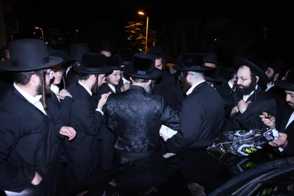 מסע מרומם של האדמו''ר מבראד למקומות הקדושים בטבריה