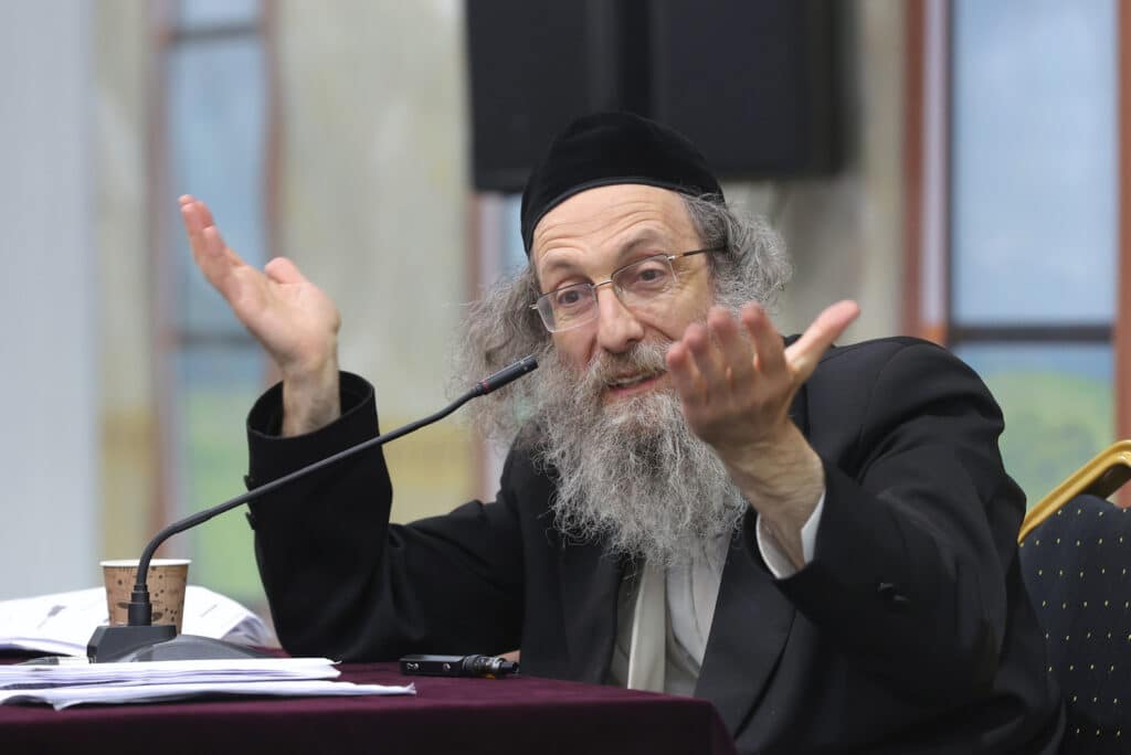 המשפיע רבי מיילך חיזק את בית שמש