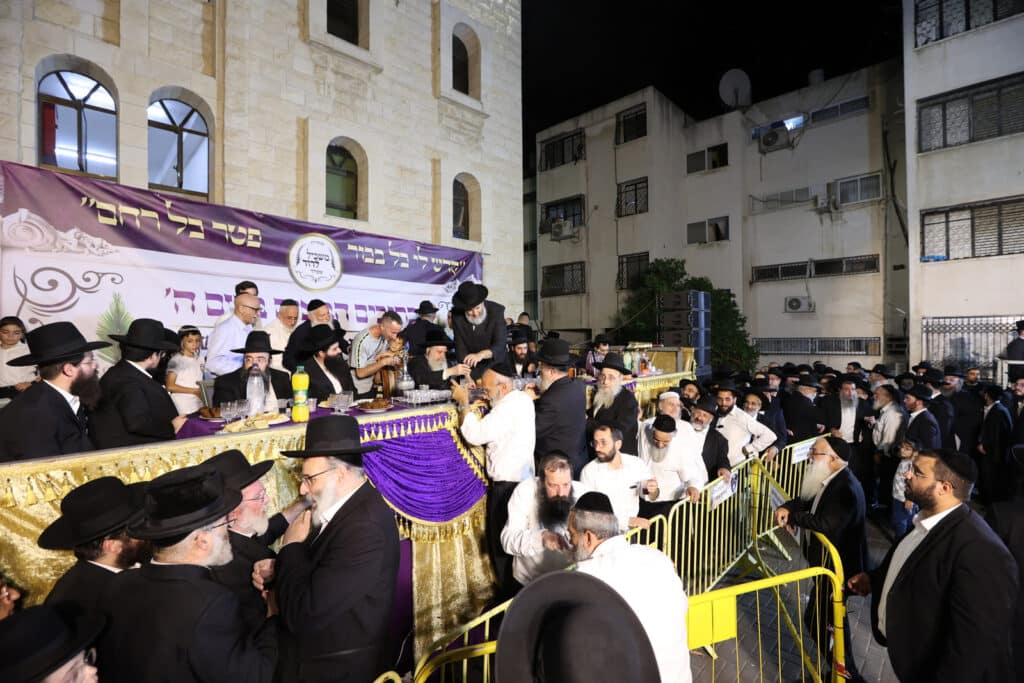 האדמו"ר פדה את החמור לעיני ההמונים