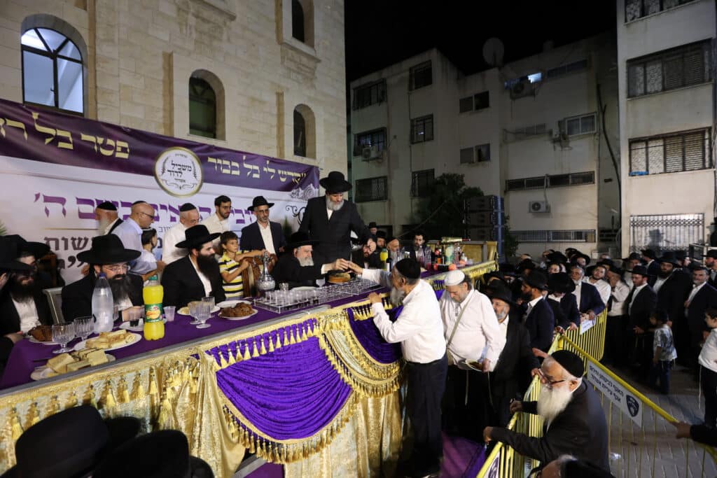 האדמו"ר פדה את החמור לעיני ההמונים