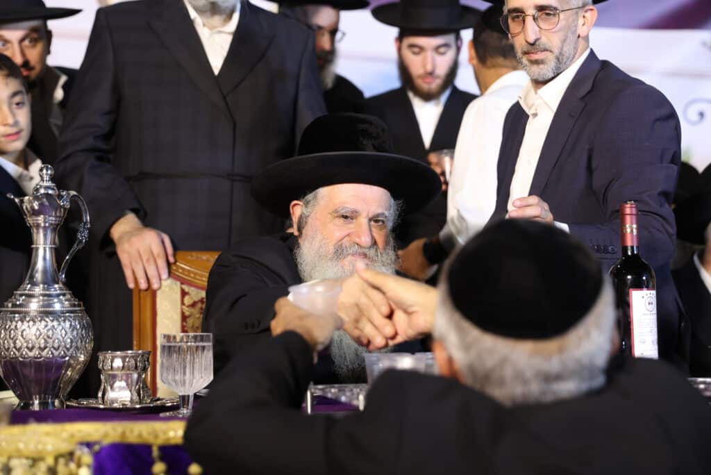 האדמו"ר פדה את החמור לעיני ההמונים