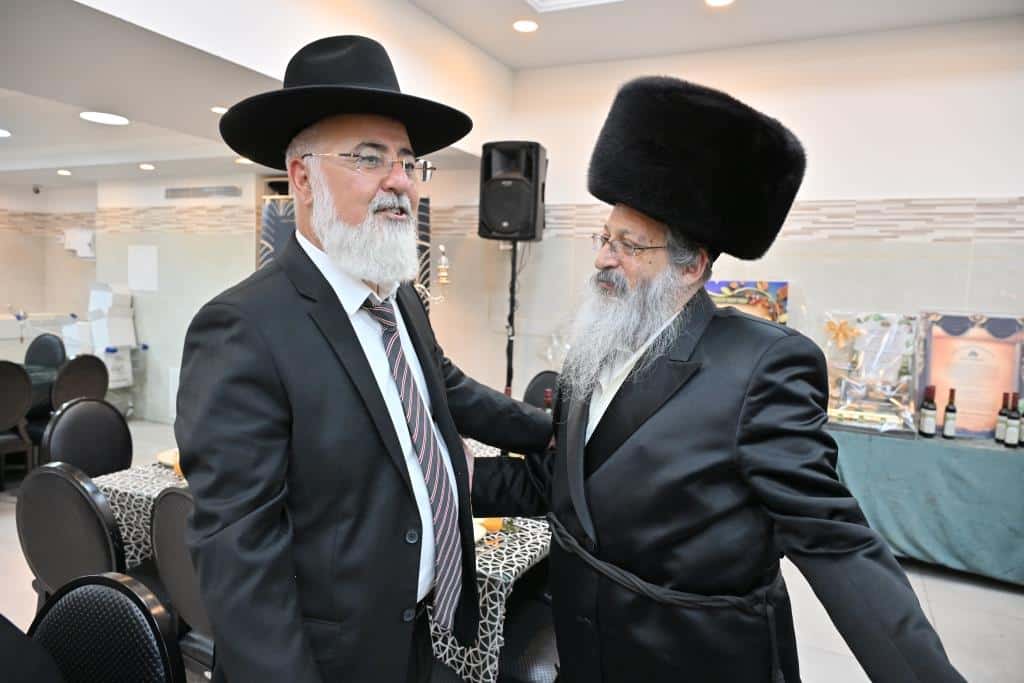 בהשתתפות אדמו"רים: תיעוד מימי השמחה אצל סגר"ע אשדוד