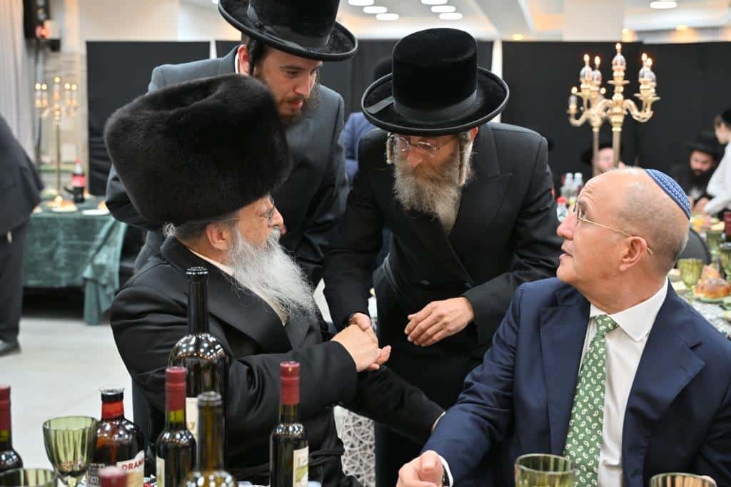 בהשתתפות אדמו"רים: תיעוד מימי השמחה אצל סגר"ע אשדוד